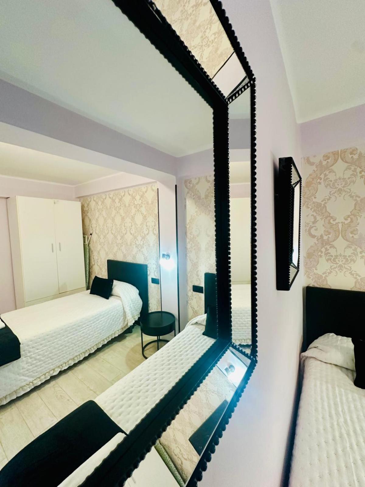 Imperium Apartamentos Centro Parking Gratis Mérida Exterior foto